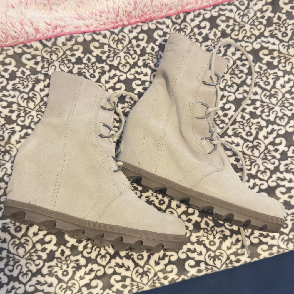 Sorel Women's Gray Wedge Lace-Up Boots